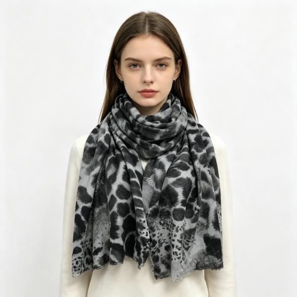 LEOPARD PRINT OBLONG SCARF
