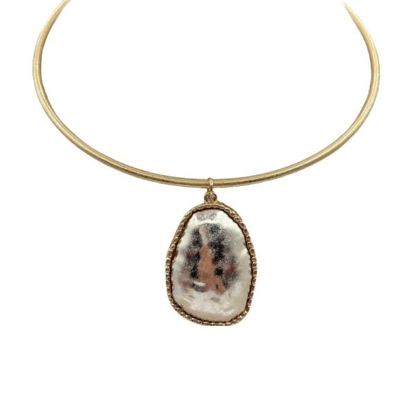 METAL CHARM COLLAR NECKLACE