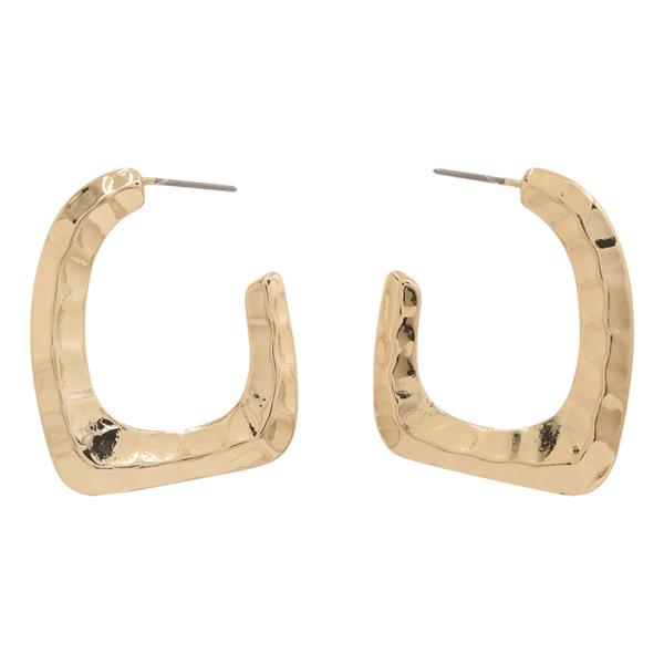 GEOMETRIC HAMMERED OPEN HOOP EARRING