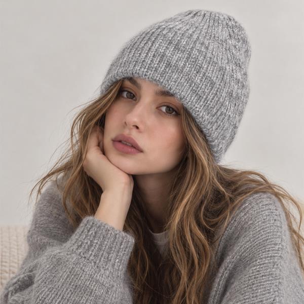 RIBBED KNIT BEANIE HAT