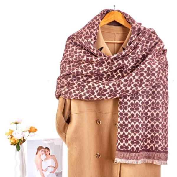 TRIANGLE SCARF