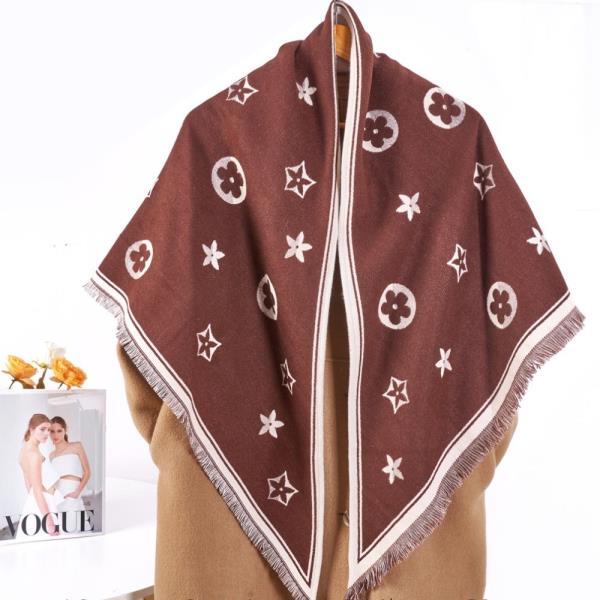 GEOMETRIC FLORAL PATTERN STRIPED BORDER FRINGE TRIANGLE SCARF