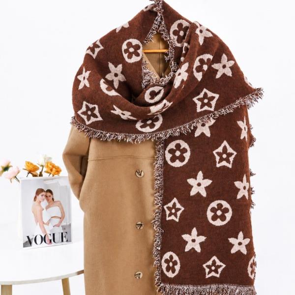 GEOMETRIC FLORAL PATTERN FRINGE SCARF