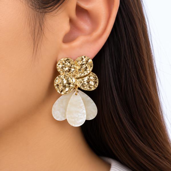 HAMMERED METAL FLOWER LAYERED TEARDROP DANGLE EARRING