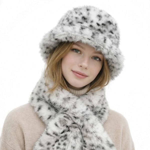 CC SNOW LEOPARD FAUX SCARF