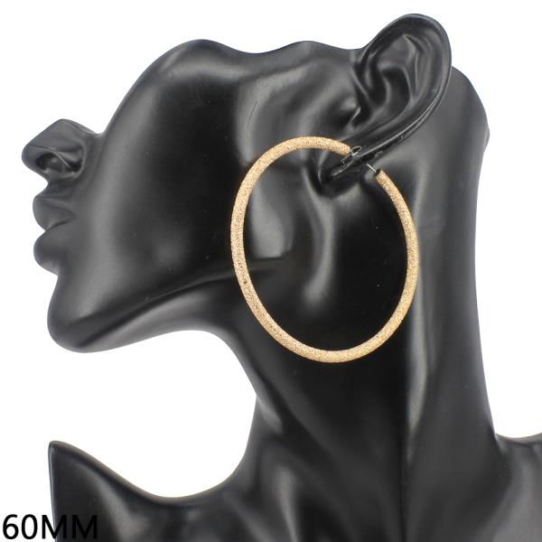 METAL ETCHED ENDLESS HOOP EARRING