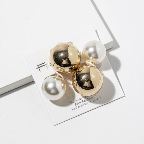 DOUBLE SIDED PEARL POST EARRING