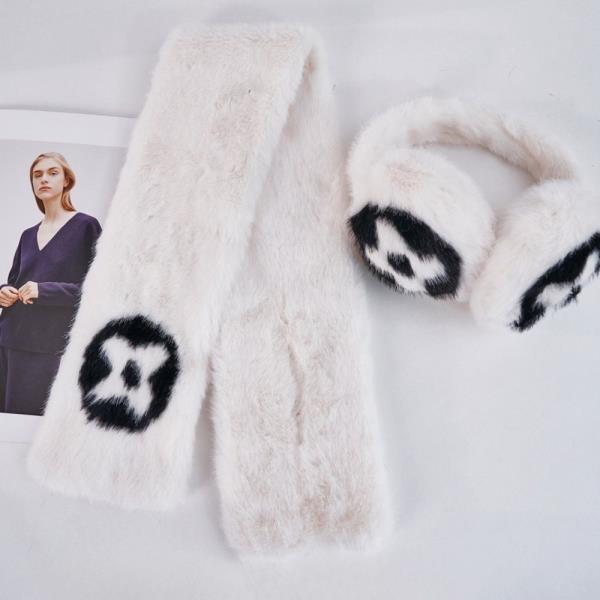PLUSH FLOWER SCARF EARMUFF SET