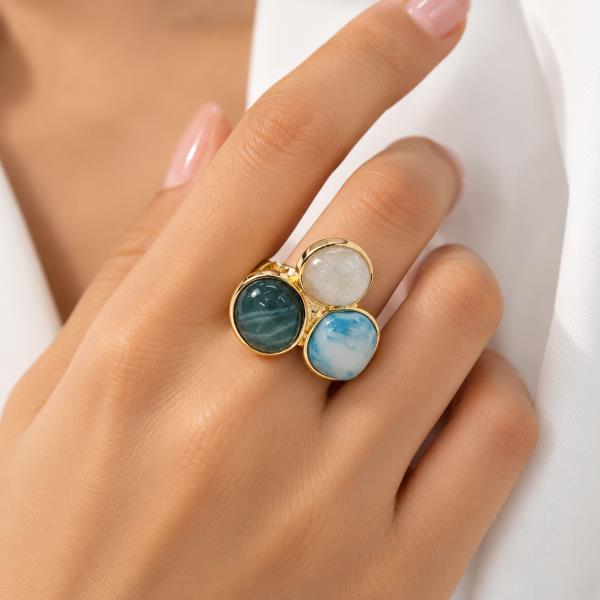 MARBLED ROUND CABOCHON TRIPLE CLUSTER STRETCH RING