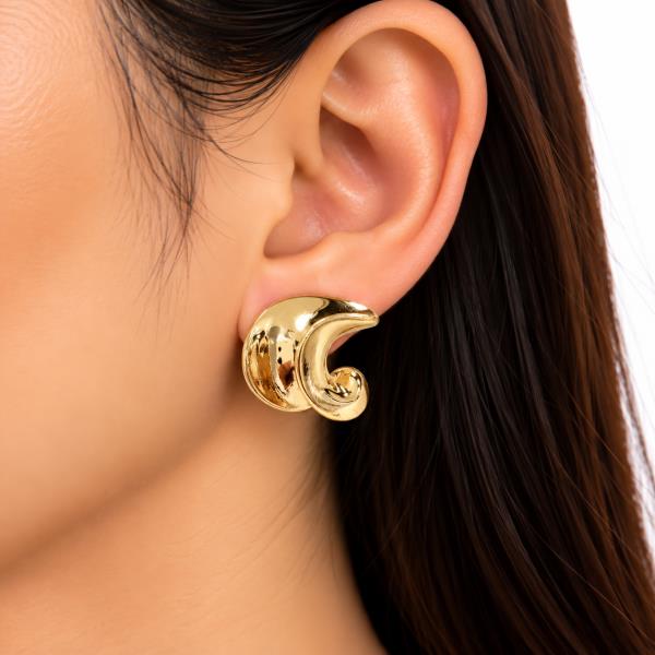 SODAJO SCULPTED CURLED METAL STUD EARRING