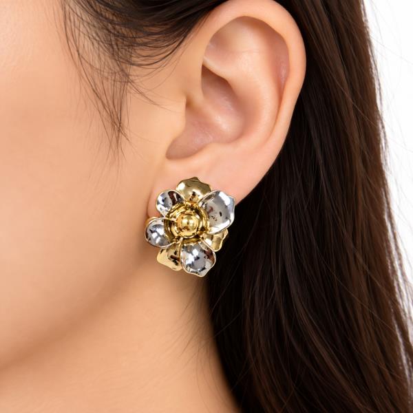SODAJO GOLD DIPPED TWO TONE LAYERED METAL FLOWER STUD EARRING