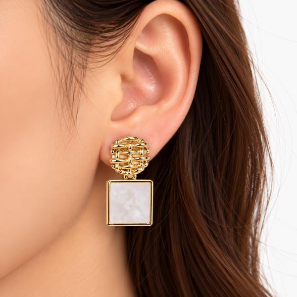 SODAJO GOLD DIPPED WOVEN ROUND TOP PEARLESCENT SQUARE DANGLE EARRING