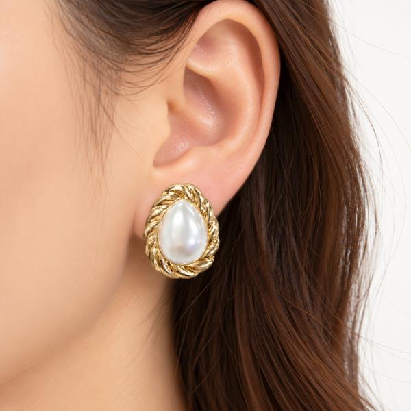 SODAJO GOLD DIPPED ROPE BORDER TEARDROP PEARL STUD EARRING