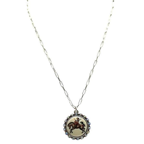 WESTERN ROUND AB PORTRAIT NECKLAC