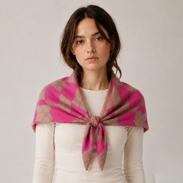 ANGYLE KNITTED TRIANGLE SCARF