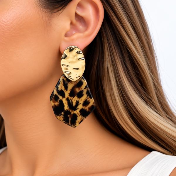 Hammered Metal Oval Geometric Dangle Earring