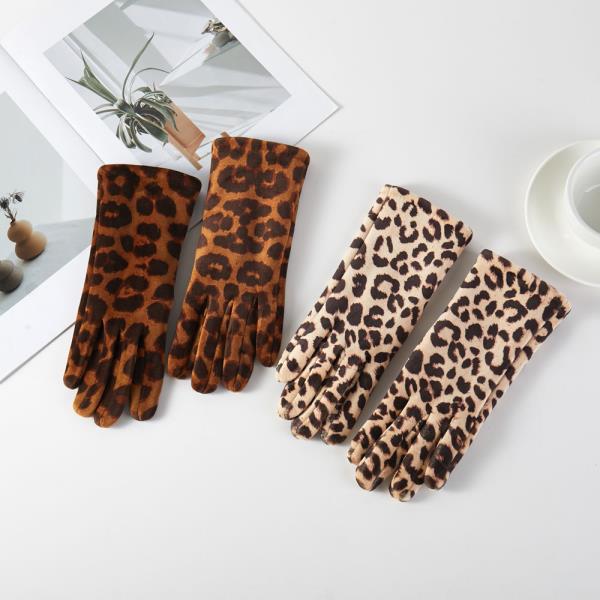 LEOPARD PRINT GLOVES