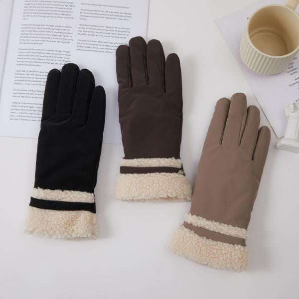 COZY SHERPA CUFF GLOVES