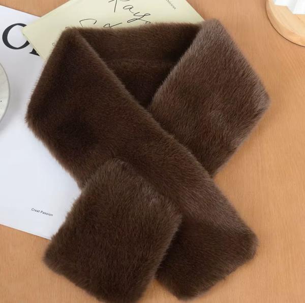 PLUSH PULL THROUGH SCARF