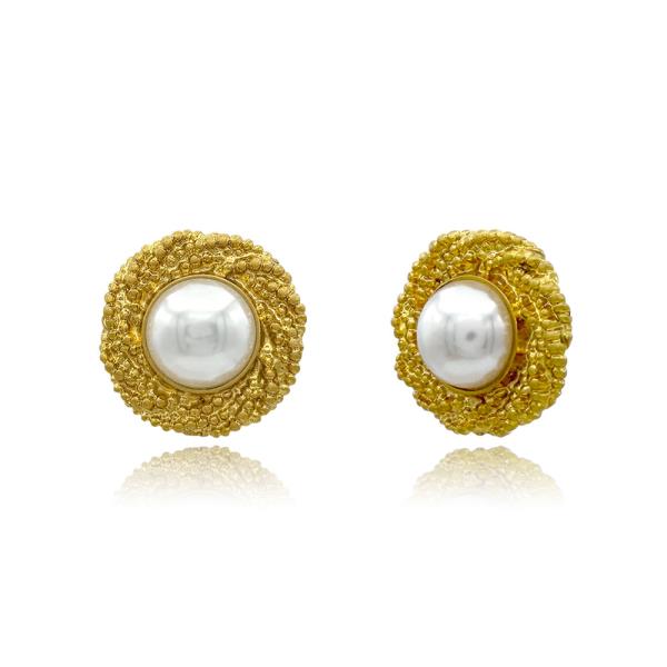 Metal Pearl Cabochon Round Clip On Stud Earring