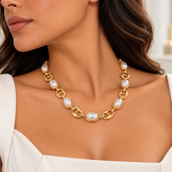 Pearl Oval Bezel Link Toggle Necklace