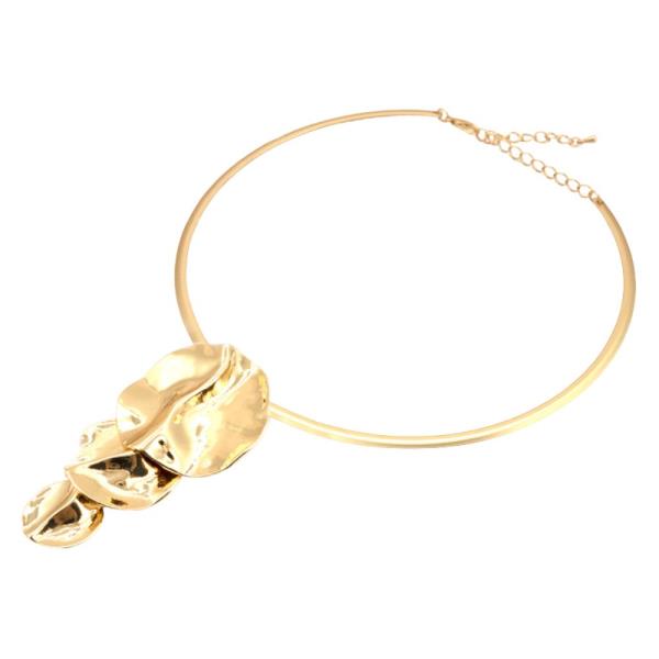 Crinkled Disc Pendant Choker Necklace